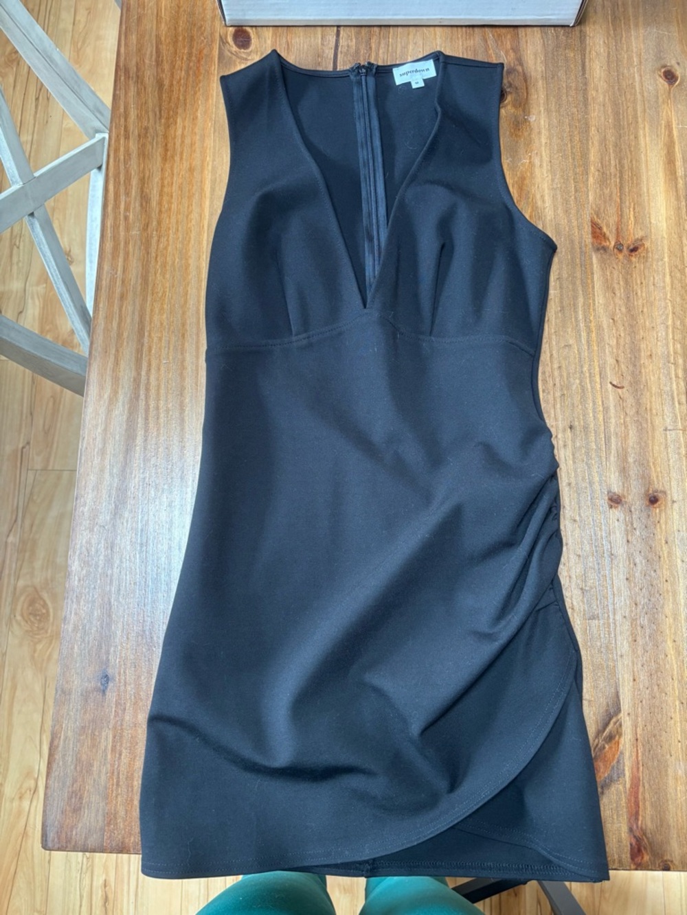 superdown Black V-Neck Sleeveless Mini Dress